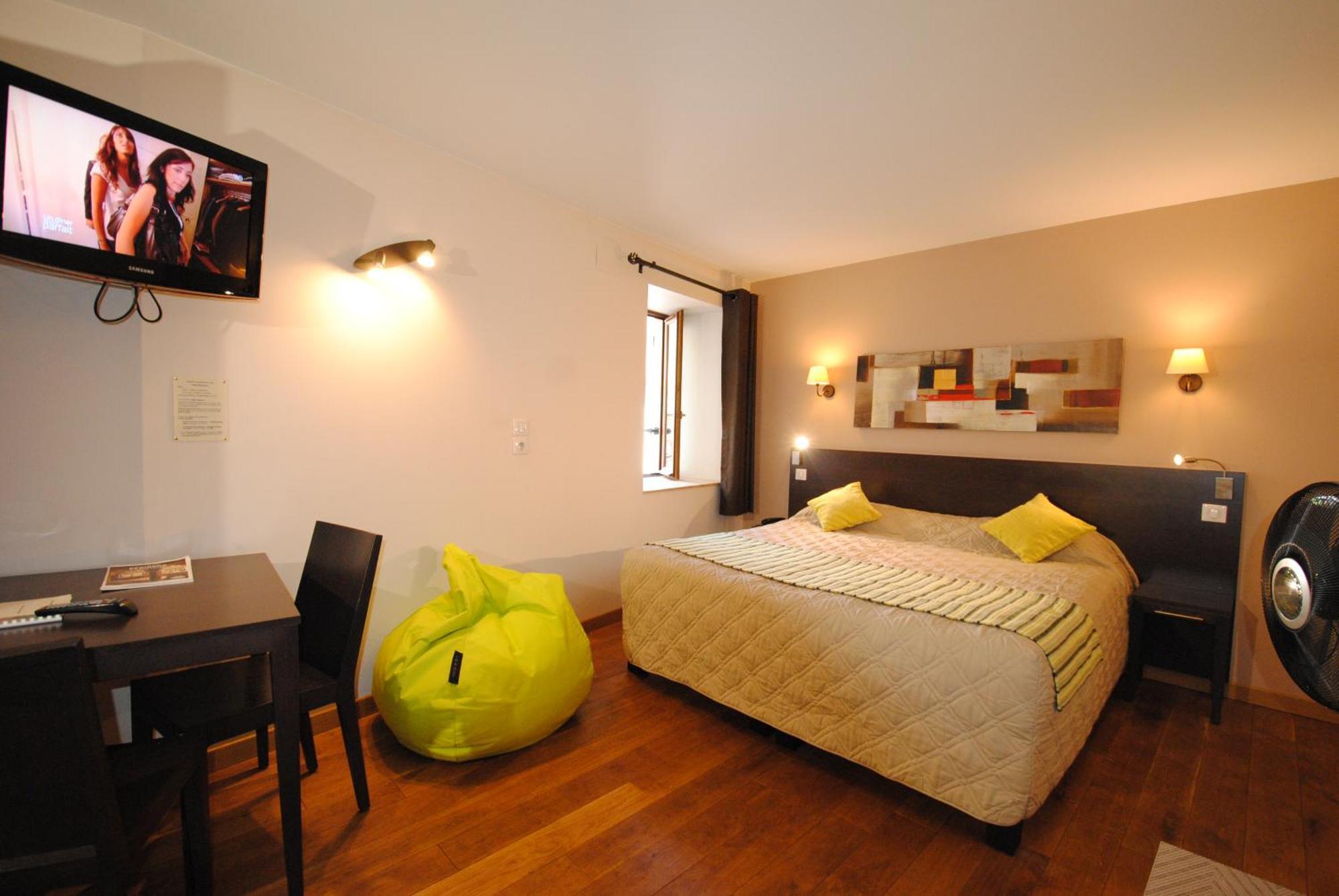 Logis Hostellerie Du Perigord Vert Brantome Luaran gambar