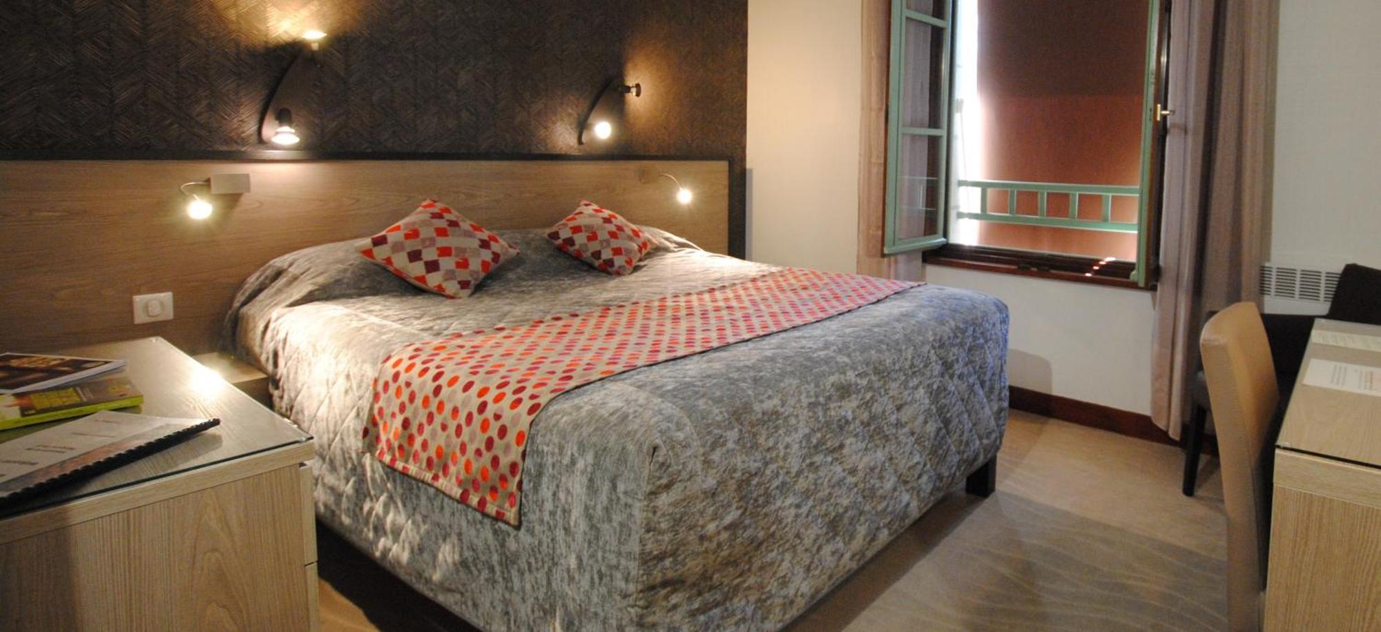 Logis Hostellerie Du Perigord Vert Brantome Luaran gambar